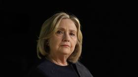 Clinton attacks Carlson over Putin interview